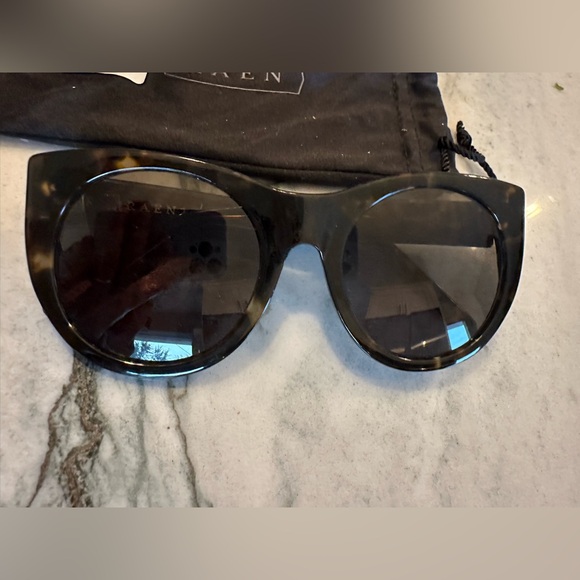 Raen Durante Brindle Tortoise Sunglasses - Picture 5 of 5